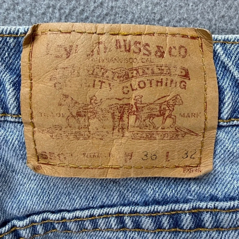 Vintage Levi's Jeans 550 Relaxed Fit‎ 36x32 Light Wash 90s Made in USA Tapered